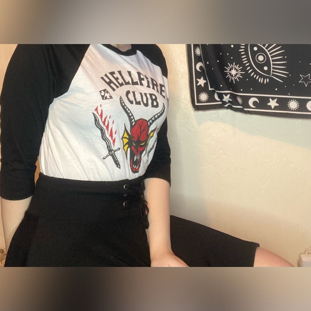 Large skirt in black from hot topic